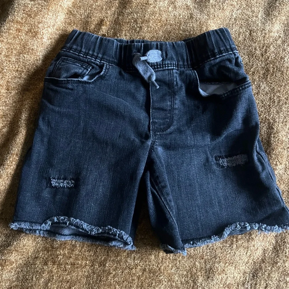 3t Toddler Boys 4 piece Bundle (3)shirts (1) short - Picture 2 of 5